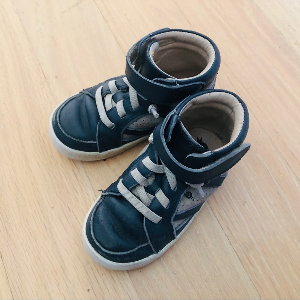 Old Soles size 6 navy suede/leather toddler shoes